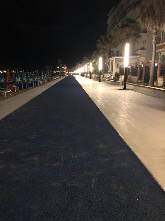Apartament Klea In Strandnaehe Toplage Durres Bagian luar foto