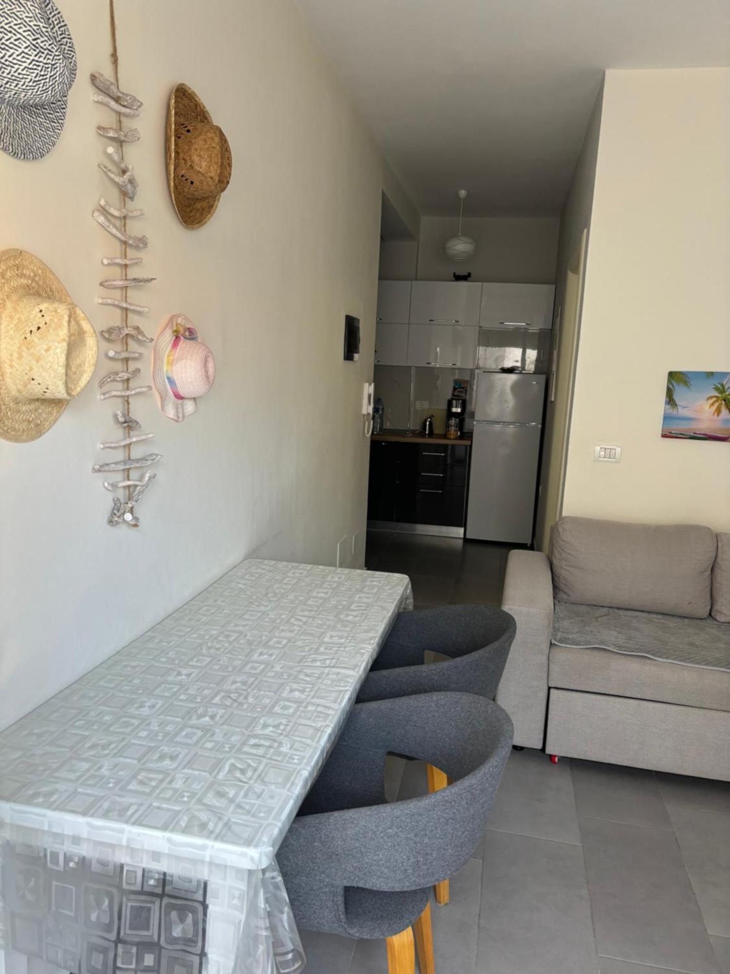 Apartament Klea In Strandnaehe Toplage Durres Bagian luar foto